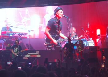 Andrés Calamaro pasó por Córdoba e hizo vibrar la Plaza de la Música