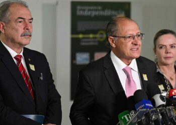 Tras una semana de dudas, comienza la transición en Brasil