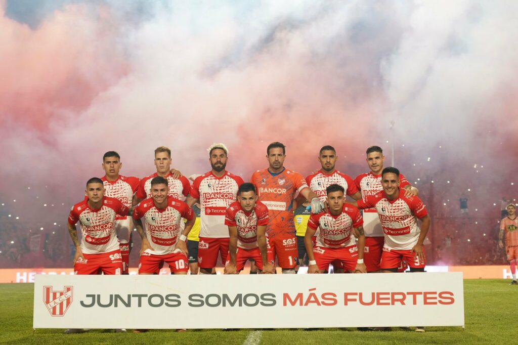 Instituto nombró "socios honorarios" a los integrantes del plantel que obtuvo el ascenso