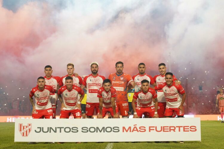 Instituto nombró "socios honorarios" a los integrantes del plantel que obtuvo el ascenso