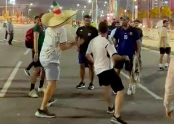 Fuerte encontronazo entre hinchas argentinos y mexicanos sin heridos ni detenidos