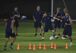 Scaloni analiza tres posibles cambios para el partido ante Polonia Scaloni analiza tres posibles cambios para el partido ante Polonia
