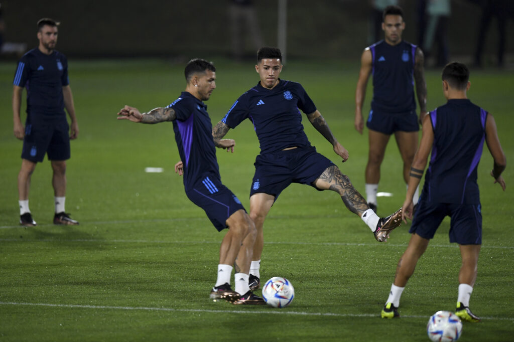 Scaloni analiza tres posibles cambios para el partido ante Polonia