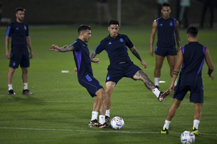 Scaloni analiza tres posibles cambios para el partido ante Polonia