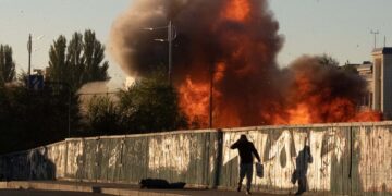 Ucrania restringió otra vez el servicio de luz en varias regiones en pleno enfrentamiento