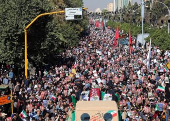 Continúan los reclamos de las mujeres en Irán a dos meses del asesinato de Mahsa Amini