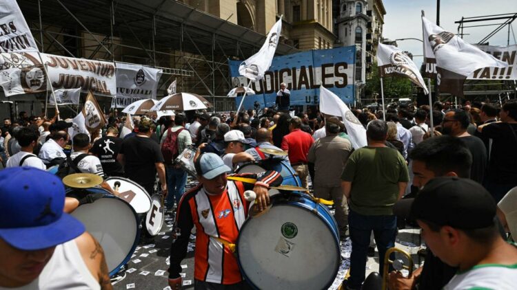Trabajadores judiciales iniciaron un paro de 36 horas por un reclamo salarial