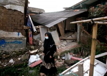 Más de 160 muertos y al menos 700 heridos tras un fuerte terremoto en Indonesia