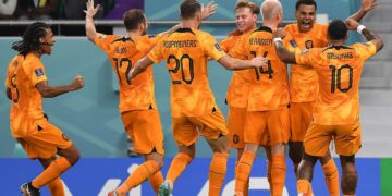 Países Bajos le ganó 2-0 a Senegal en el grupo A del Mundial
