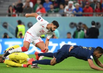 Francia perdió ante Túnez pero se clasifica a octavos como primera del Grupo D