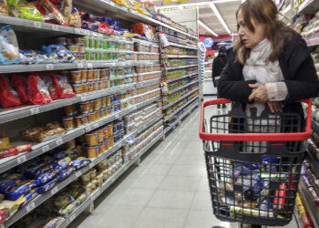 La inflación de octubre fue del 6,3%  y la interanual roza el 90%