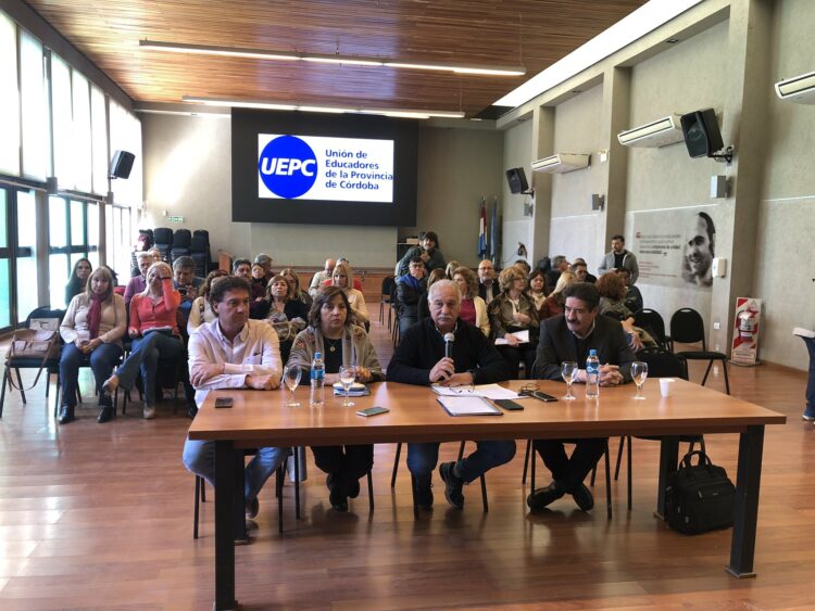 En qué consiste la nueva propuesta salarial que el Ejecutivo provincial acercó a la UEPC