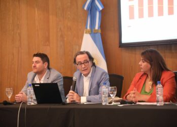 Giordano presentó el Presupuesto 2023: énfasis en la asistencia social y suba del 44% en el Inmobiliario