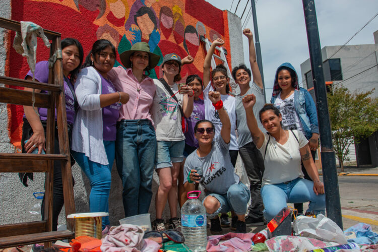 Un mural en apoyo al pedido de una madre