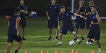 En un partido clave, Scaloni define los cambios en el equipo en las horas previas a enfrentar a Polonia