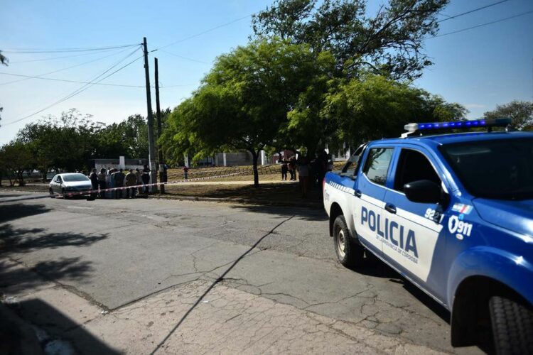 Mató de un balazo a su expareja e intentó quitarse la vida en la calle