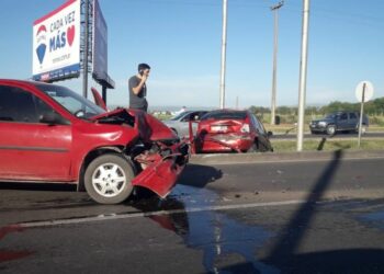 Un choque múltiple de cuatro vehículos dejó como saldo una mujer herida