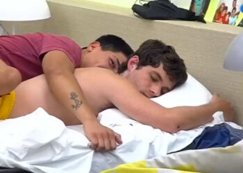 Indignación en las redes por una actitud de Thiago con otro participante mientras dormía