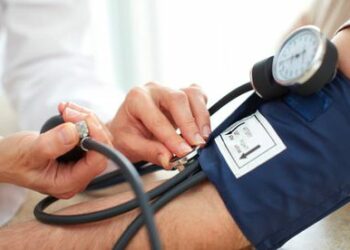 ¿Cuál es la presión arterial que debe tener un adulto?