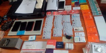 Desbaratan una banda que falsificaba licencias de conducir y tarjetas de crédito en Córdoba