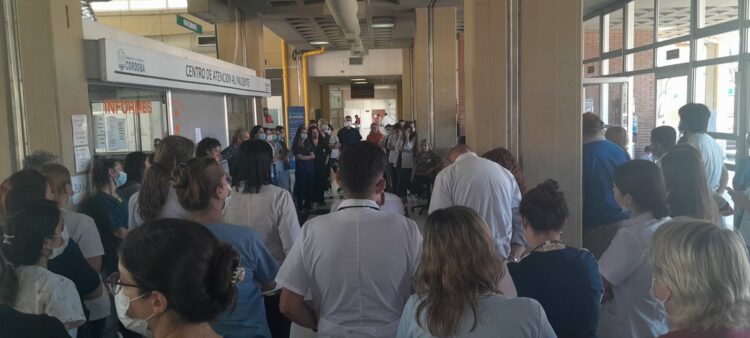 Protestas en el Hospital de Niños de Córdoba.