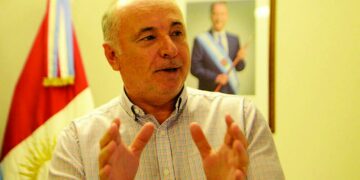 El ministro Accastello cruzó a Nación por el nuevo dólar soja