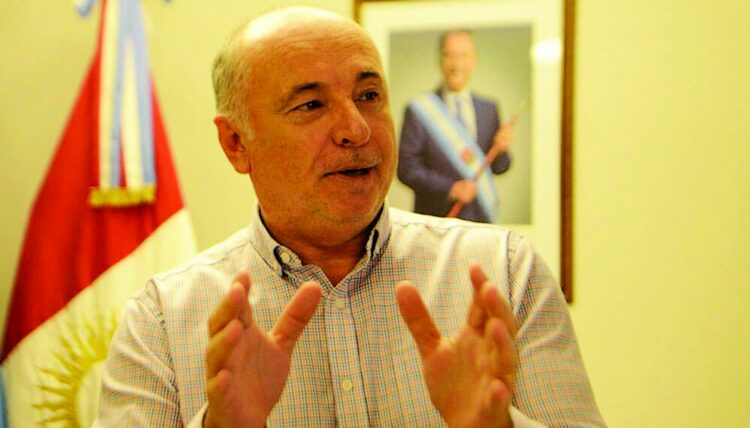 El ministro Accastello cruzó a Nación por el nuevo dólar soja