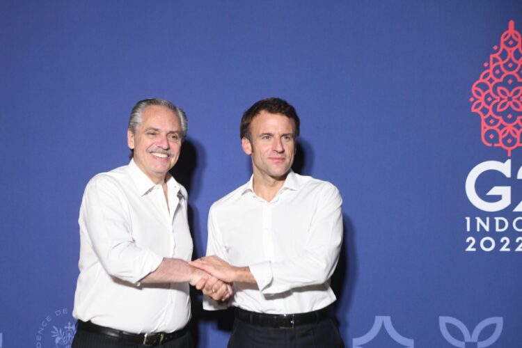 Fernández mantuvo una cena en Bali con su par francés Emmanuel Macron.