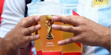 A tan solo dos días del inicio del mundial, Qatar prohibió la venta de alcohol en los estadios