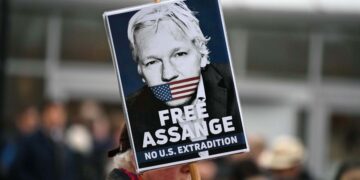 Periodistas piden a EE.UU. que no persiga a Assange