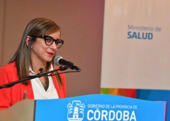 El Ministerio de Salud ofreció un sueldo inicial de $200 mil a médicos sin especialidad