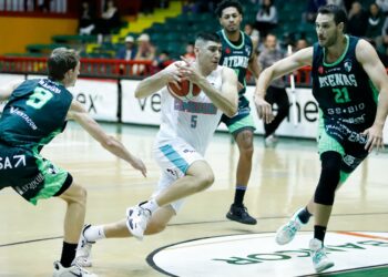 Otra derrota de Atenas