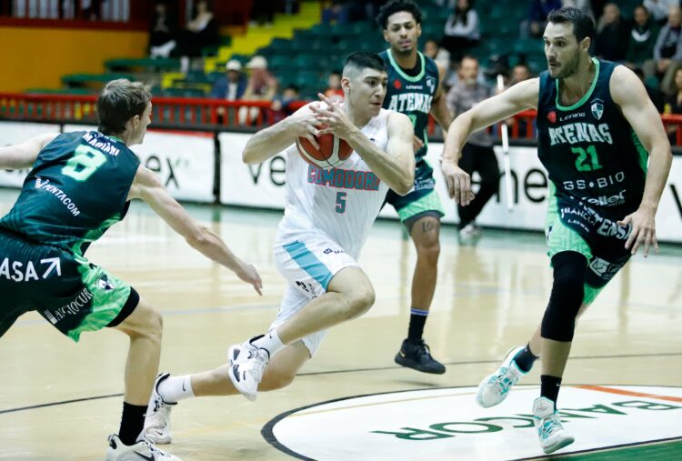 Otra derrota de Atenas