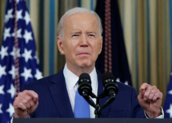 Los demócratas resisten voto a voto los comicios legislativos