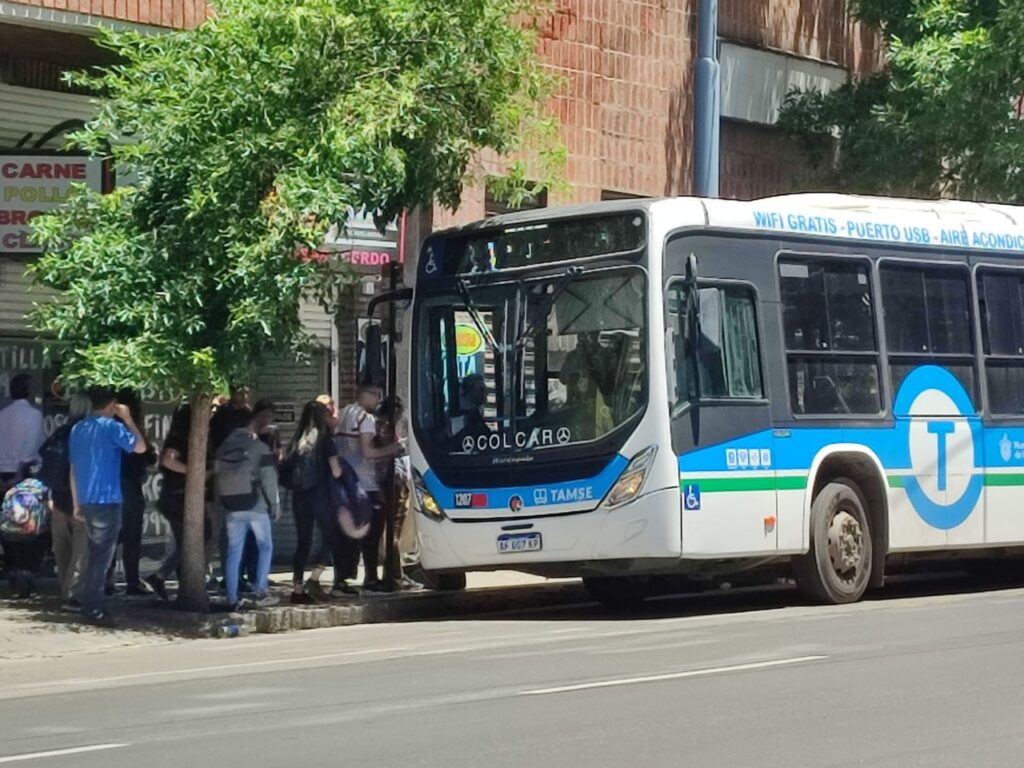 El transporte urbano se fue a $ 1.200