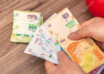 Sobre el bono de fin de año: «Estamos trabajando y avanzando en el tema»