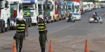 Las fuerzas armadas ratificaron su compromiso con el estado de derecho