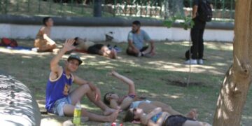 Sigue el calor intenso con máximas de 39° y hay alerta en casi todo el país