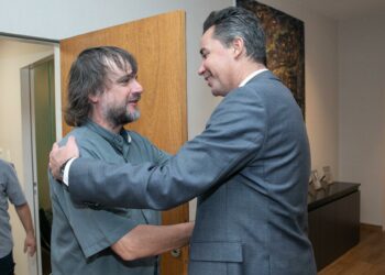 El vicegobernador Calvo recibió al padre “Pepe” Di Paola