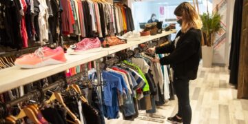 Las ventas minoristas cayeron 3,2% interanual en octubre