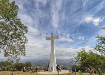 Una niña está grave tras caerse en el Cerro de la Cruz en Villa Carlos Paz