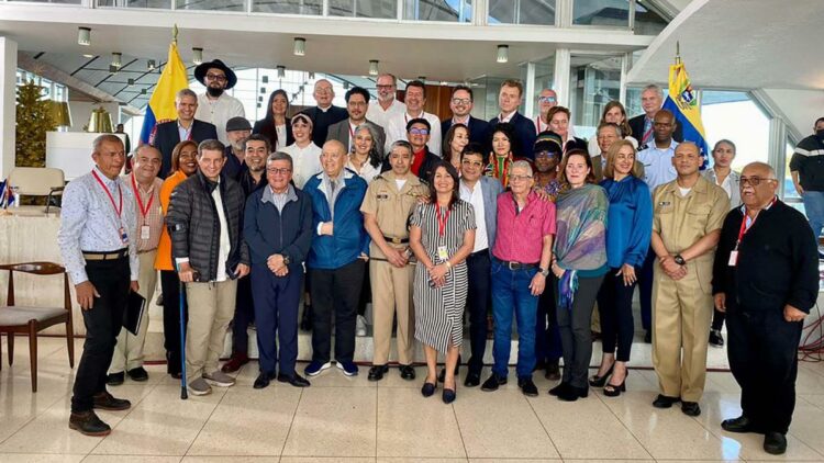 Colombia: buscan que EE.UU. esté en el proceso de paz