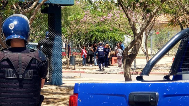 Una persona fue asesinada luego de una pelea entre familiares de alumnos