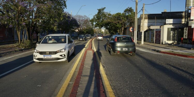 La avenida Recta Martinolli volvió a ser doble mano
