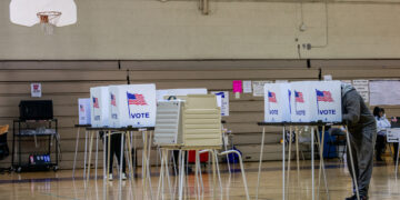 EE.UU. aguarda los resultados de unos comicios cruciales para Biden