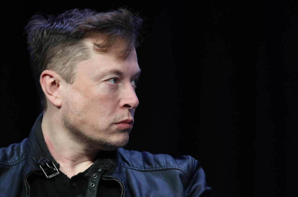 Elon Musk llama a votar por los republicanos en las elecciones de EEUU