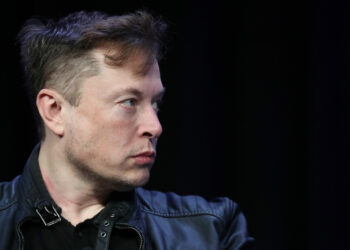 Elon Musk llama a votar por los republicanos en las elecciones de EEUU