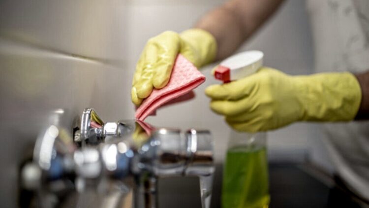 Personal de casas particulares acordó otro aumento de 24% en 4 tramos