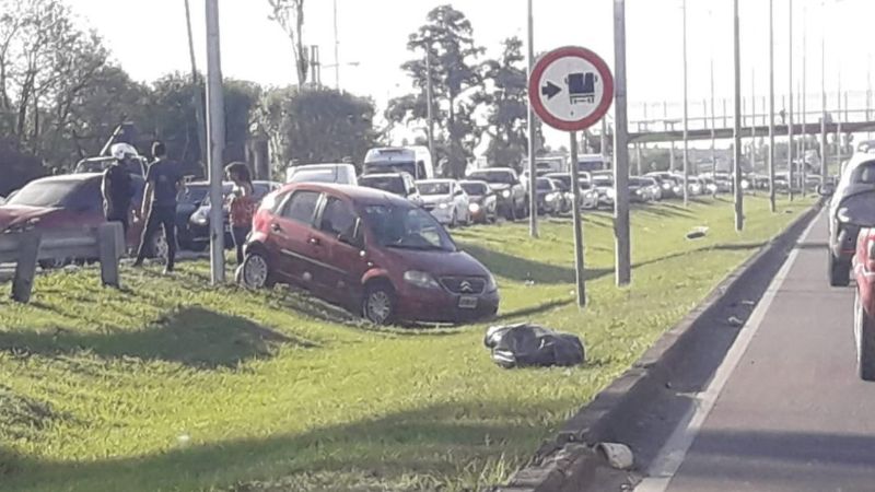 Un choque múltiple de cuatro vehículos dejó como saldo una mujer herida