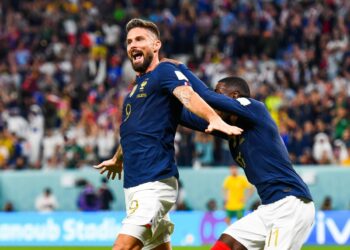 Francia goleó a Australia en su debut